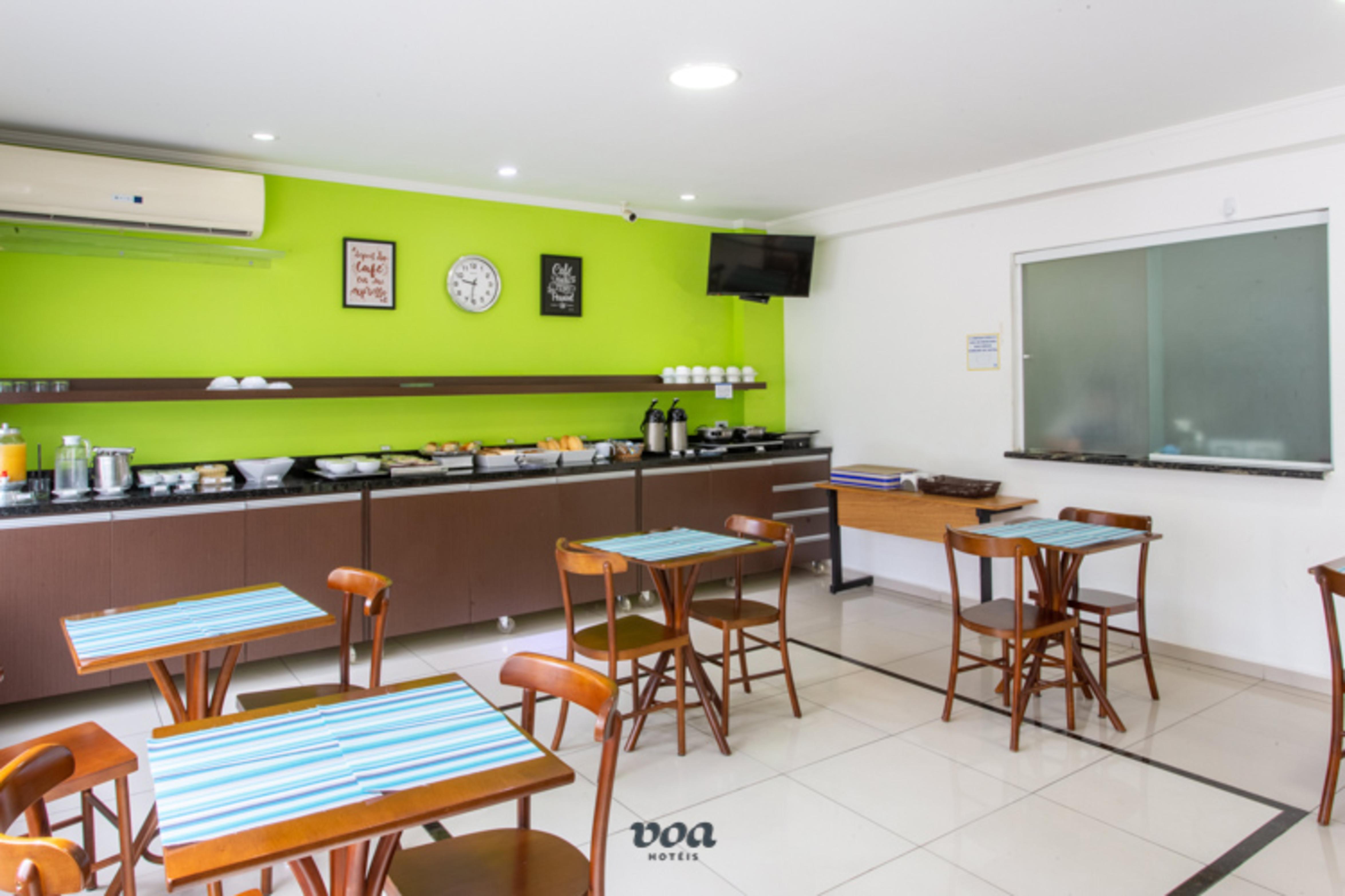Voa Convenience Hotel Жундиаи Экстерьер фото